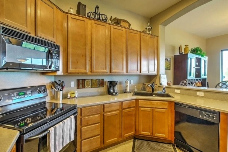 3 Bedrooms Apartment