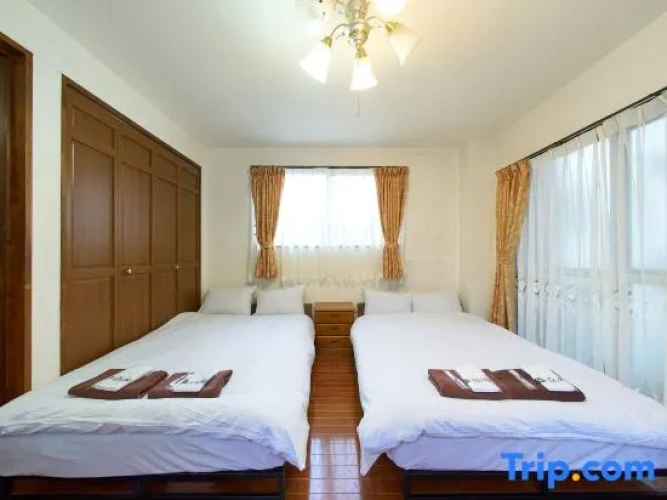 2 Bedrooms Quadruple Apartment