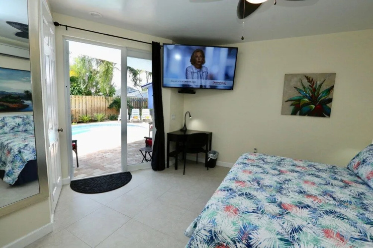 Fantasy Island Inn – Caters to Men