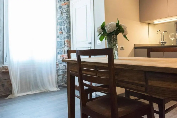 ALTIDO Stylish Apt for 4, close to Como Centre