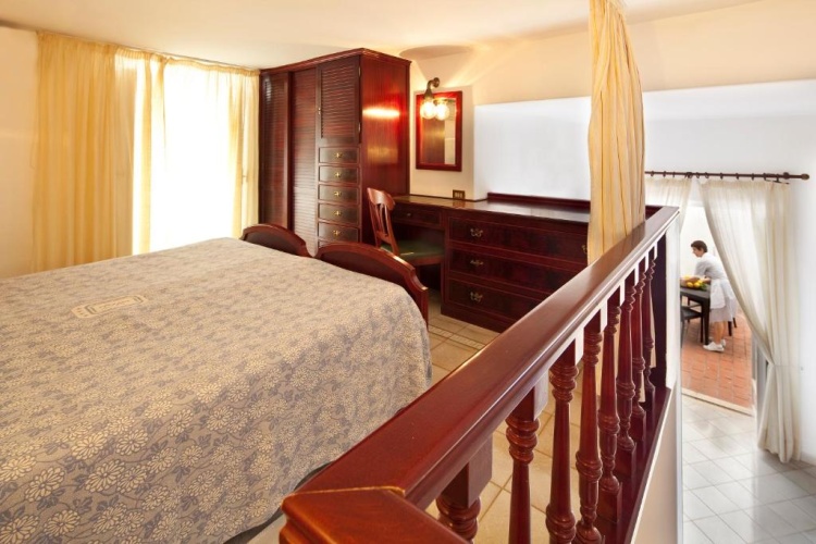 1 Bedroom Duplex Apartment with sea view