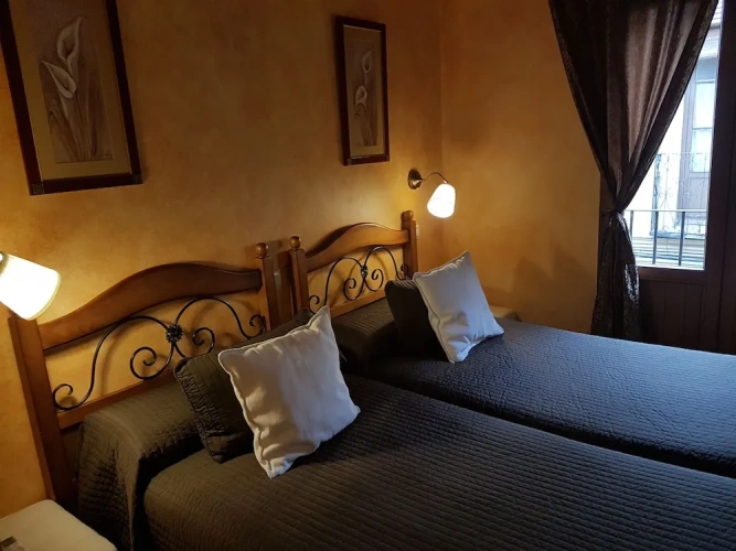 Standard Twin room with balcony