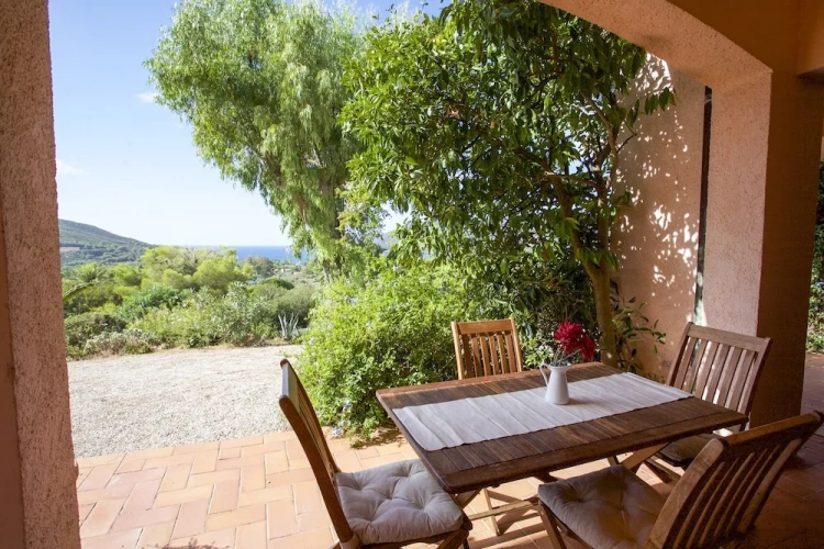 2 Bedrooms Villa