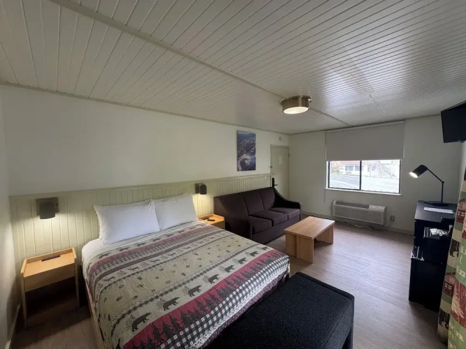 Standard Double room with river view