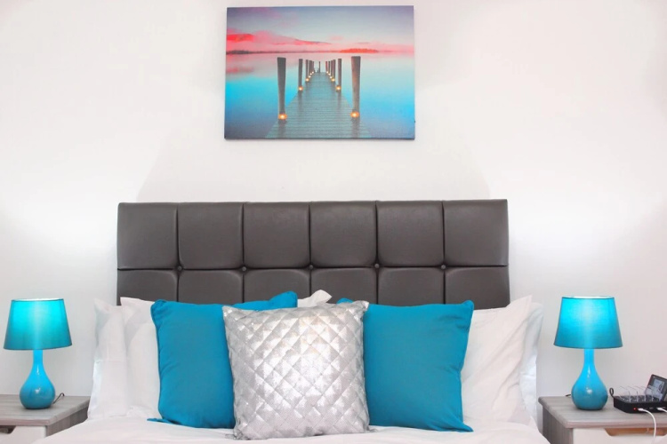 Large luxury 2 bed 2 bath-Pym Court