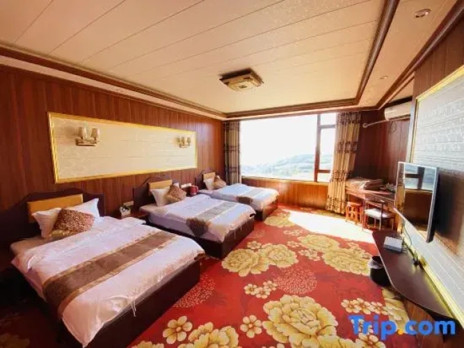 Deluxe Triple room with view