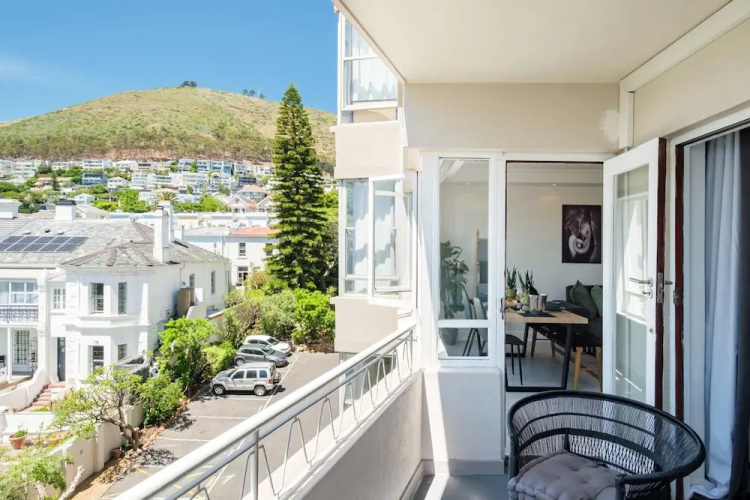 Central Elegant Holiday Rental Between the Points