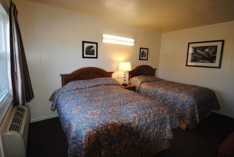 Lee High Inn