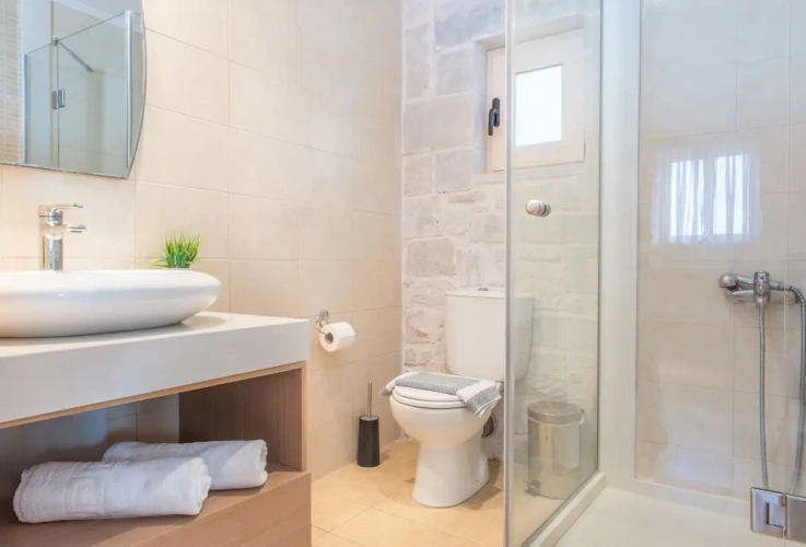 2 Bedrooms Luxury Apartment