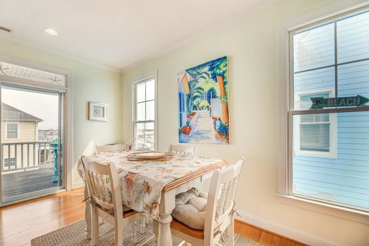 Atlantic Beach Retreat w/ 2 Decks: Steps to Beach!