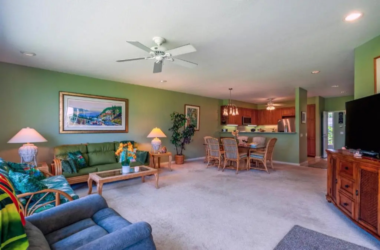 Emmalani 411 - AC, spacious, golf course view, close to beach!