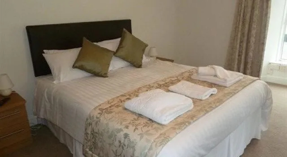Eliot House Hotel