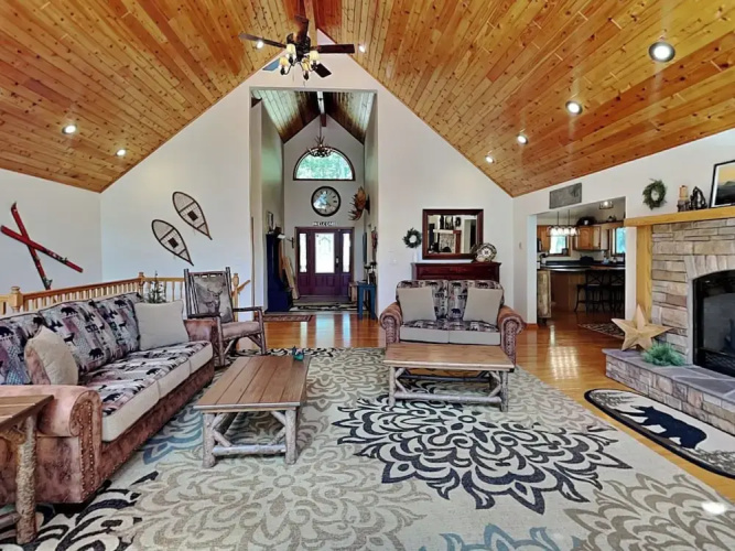 Black Pines Lodge