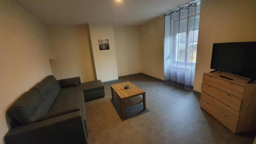 3 Bedrooms Apartment