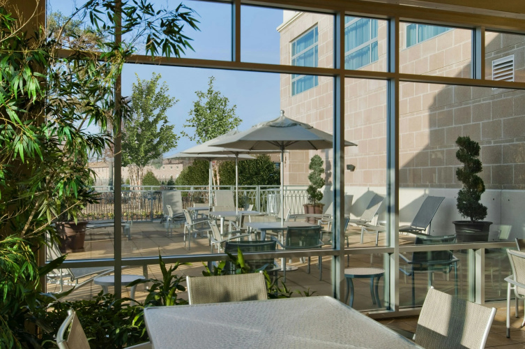 Embassy Suites by Hilton Hampton Convention Center photo 9