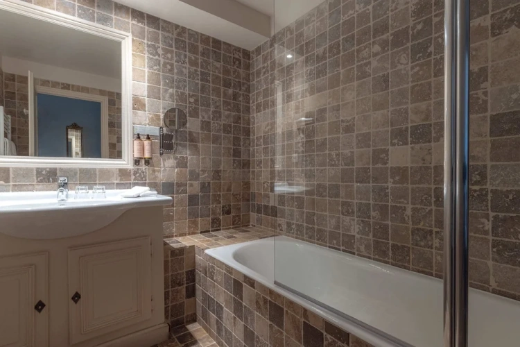 Quadruple Suite