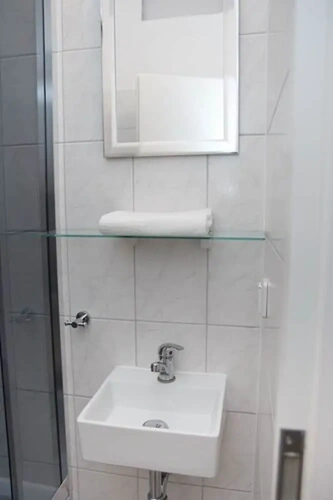 1 Bedroom Economy Double room
