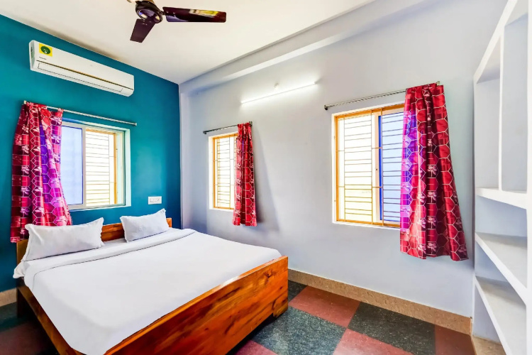 Hotel Aradhya by OYO Rooms