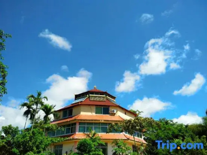 Mengla Bajiaolou Inn