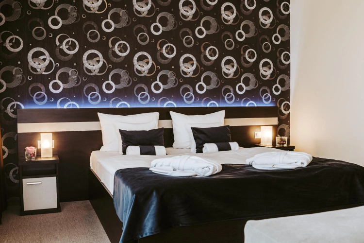 Auris Hotel