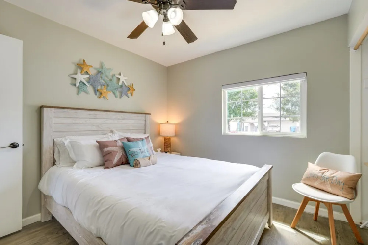 Glendale Getaway: Swim, Putt, Grill, & Relax!