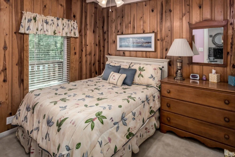 Linn Haven - Three Bedroom Cabin