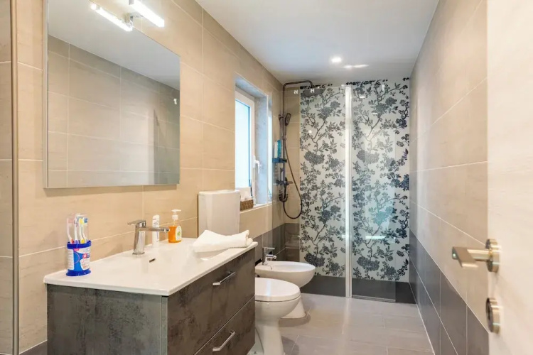 Pleasant 2BR flat next to Genoa Port