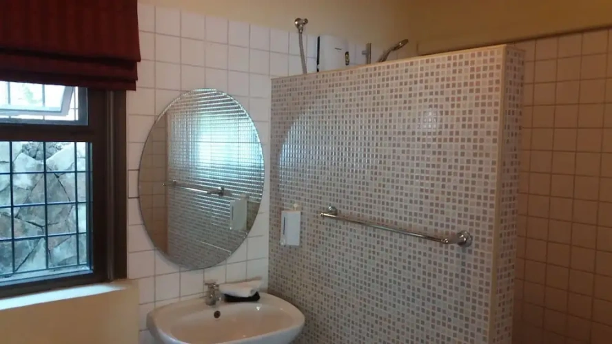 4 Bedrooms Villa