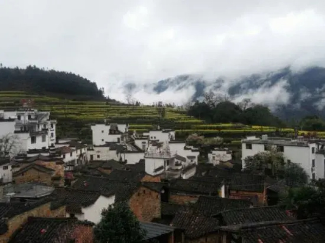 Jiangling Scenery Inn