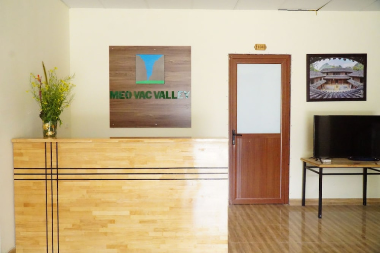Meo Vac Valley Hotel - Hostel