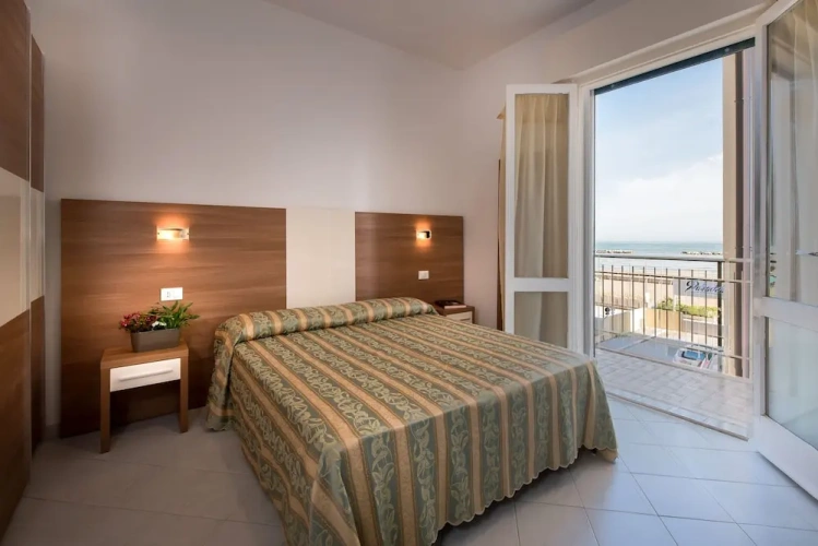 Comfort Double room with balcony and with sea view