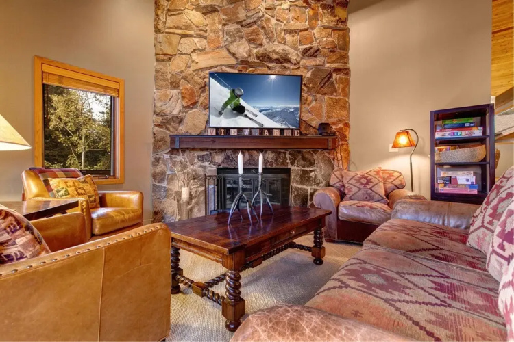 Abode At Ontario Lodge