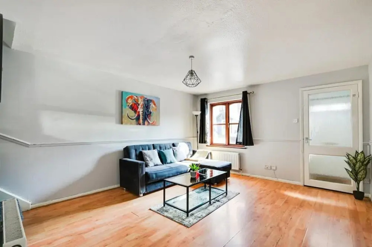 Luxe 2 bed House in London - Free Parking