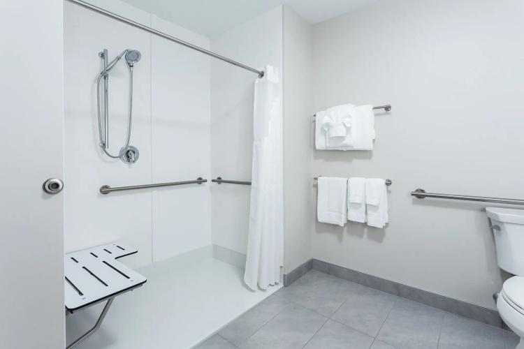 Holiday Inn Express & Suites Rice Lake by IHG