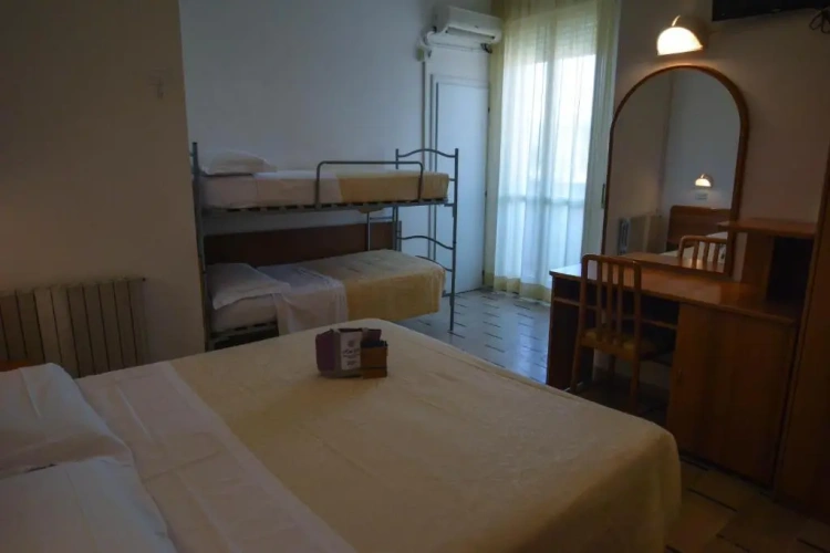 Standard Quadruple room
