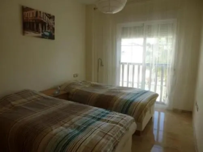 2010-Superb apt 2 bedrooms in complex with pool