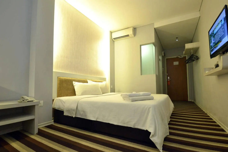 First Residence Hotel