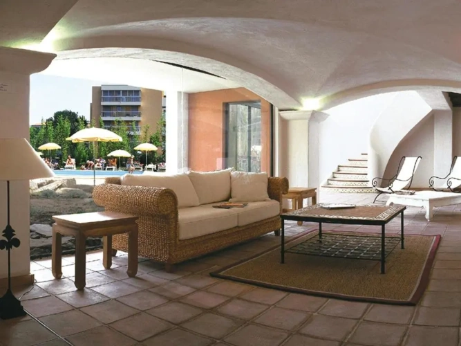2 Bedrooms Alcove Apartment