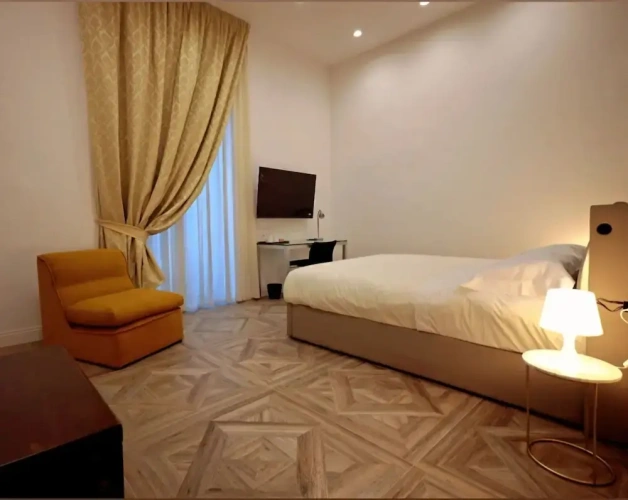Luxury Triple room with balcony and with city view