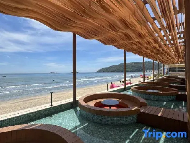 Cloud Coast Hotel