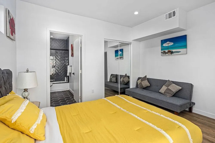 Downtown LA Stylish Suites