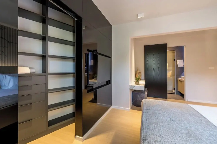 Beachfront Penthouse Residence