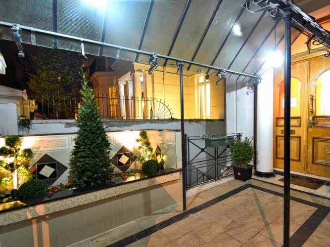2 Bedrooms Double Apartment