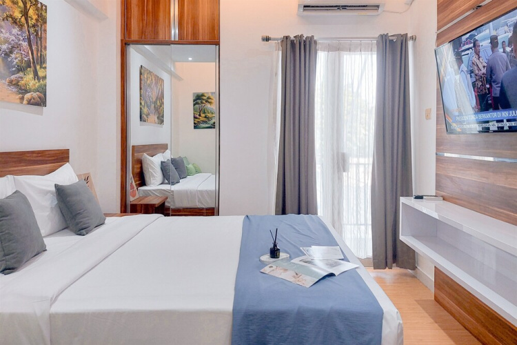 Comfy And Homey Studio At Sky View Apartment