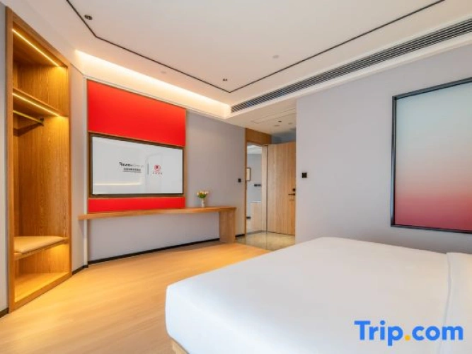 Deluxe Attic Suite