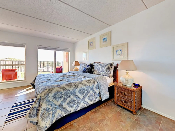 4400 Gulf Blvd Condo Unit 108