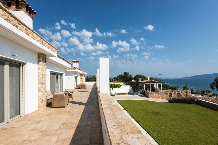 Amelia Villa Collection
