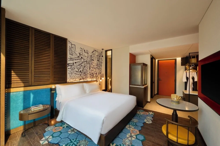 Standard Double room with city view