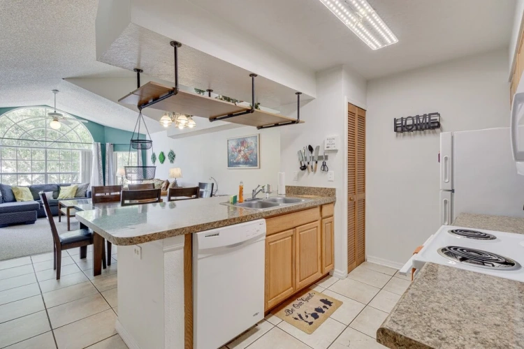 3 Bedrooms Apartment