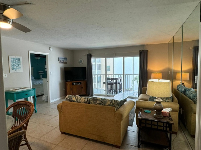 Beachfront Condo! Gulf View From All Rooms, Pool, Chairs Provided